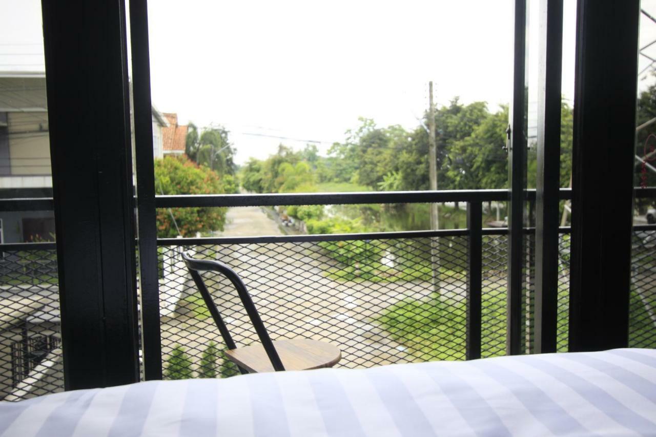 The Nichehome Waterside Living Chiang Mai Exteriör bild