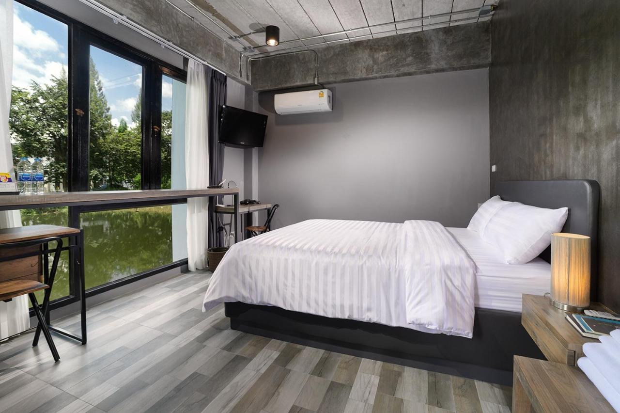 The Nichehome Waterside Living Chiang Mai Exteriör bild